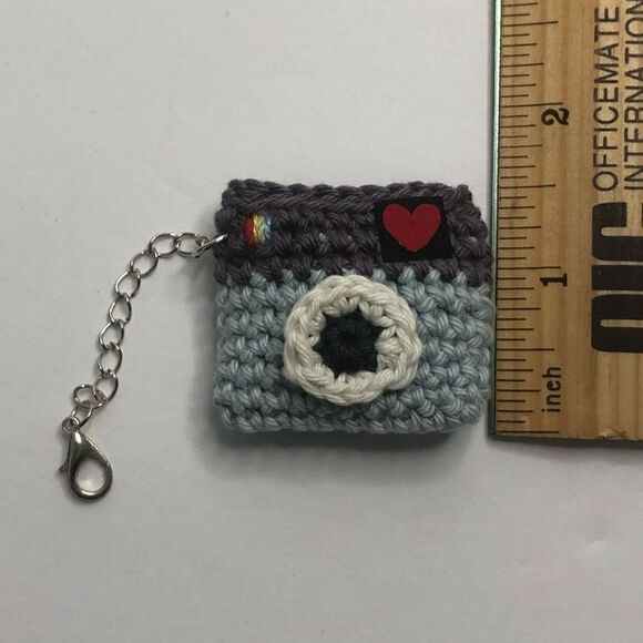crochet mini instagram icon keychain accessory blue gray 1.5 inches camera - Picture 4 of 5